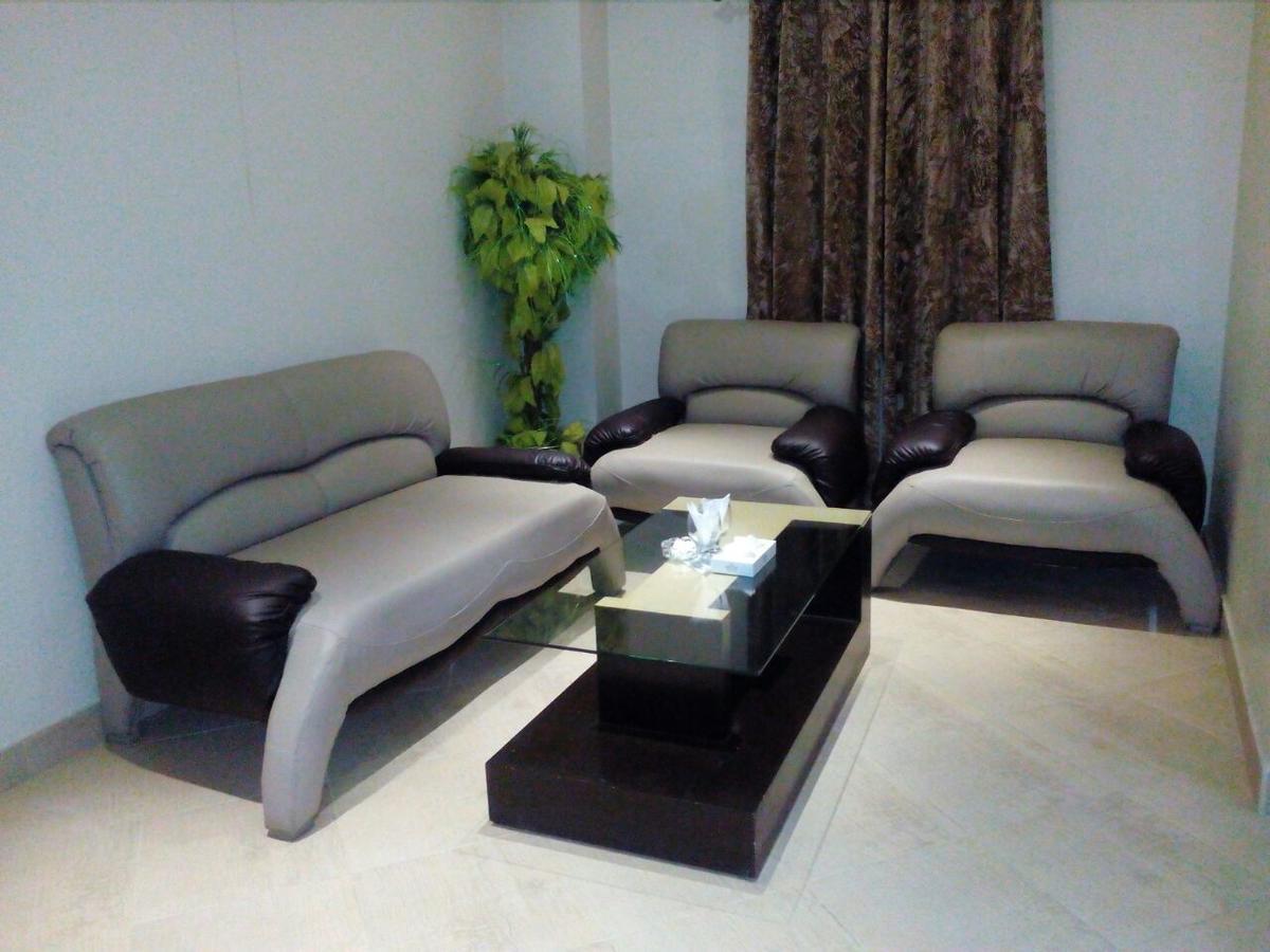 Bling Hotel International Multan Esterno foto