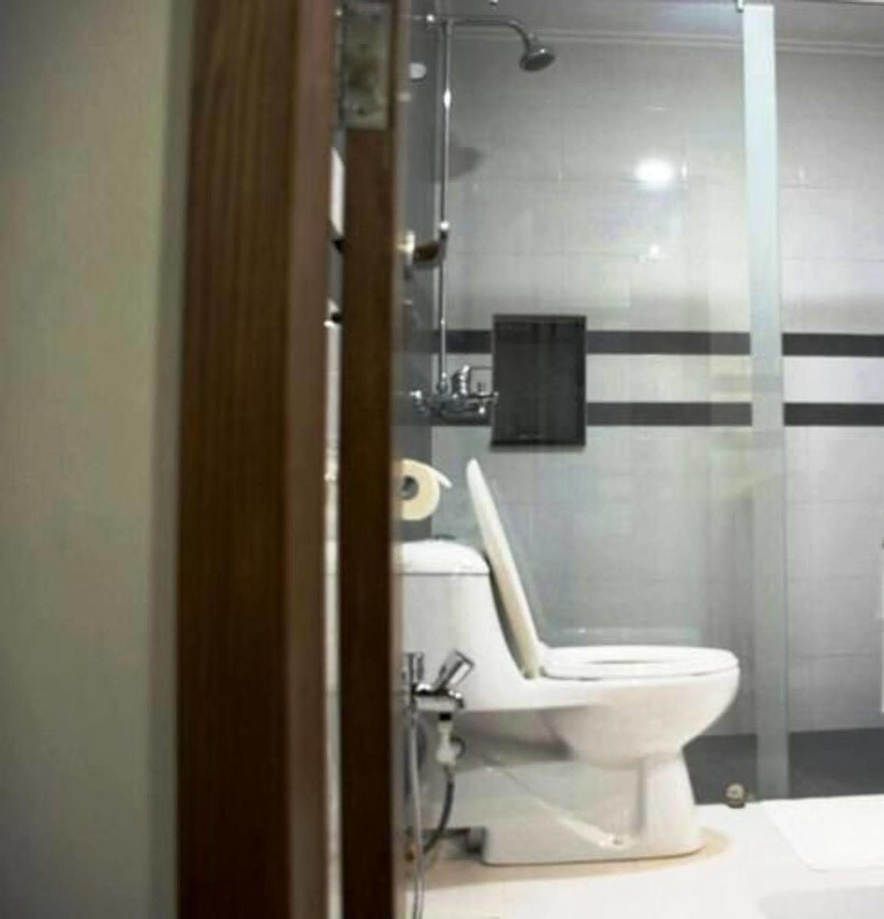Bling Hotel International Multan Esterno foto