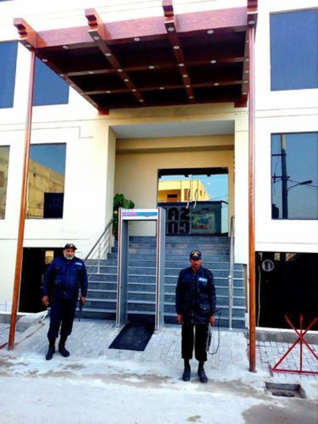 Bling Hotel International Multan Esterno foto
